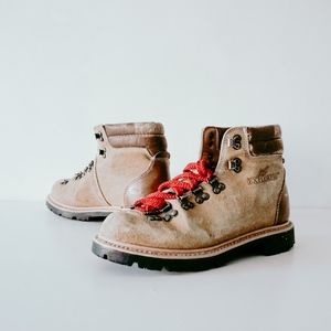 Explorer Boots